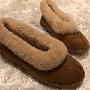 Ugg slippers full coverage